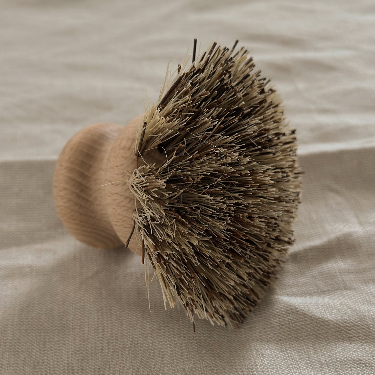 Short Round Pot Brush