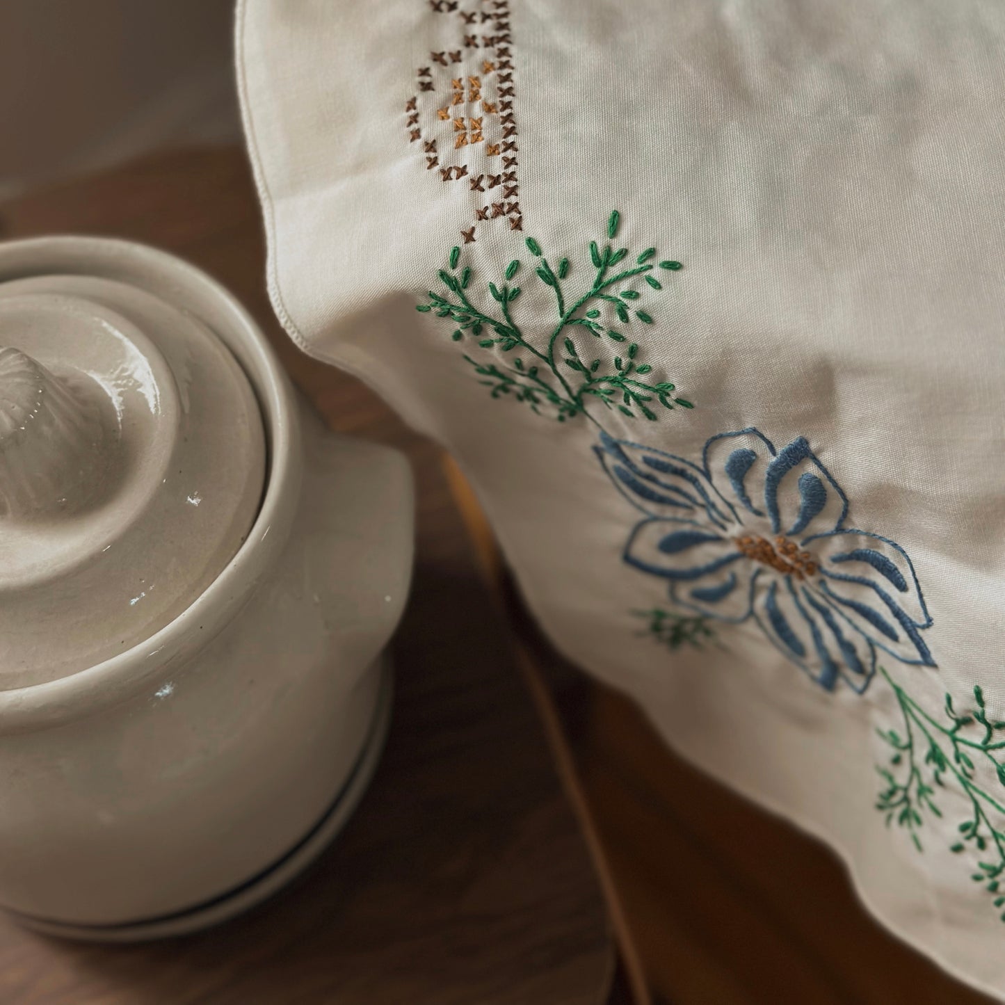 Vintage Hand-Embroidered Floral Scalloped Table Runner
