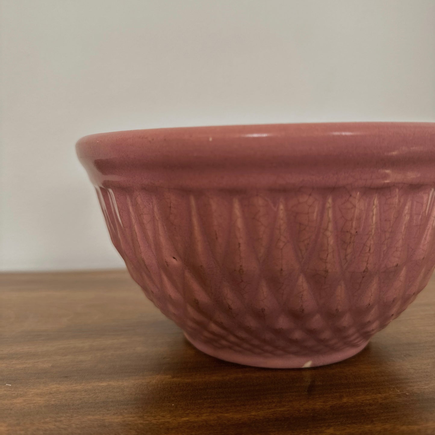 Vintage Hull Pottery "Quilted Diamond" Mixing Bowl – Mauve Pink