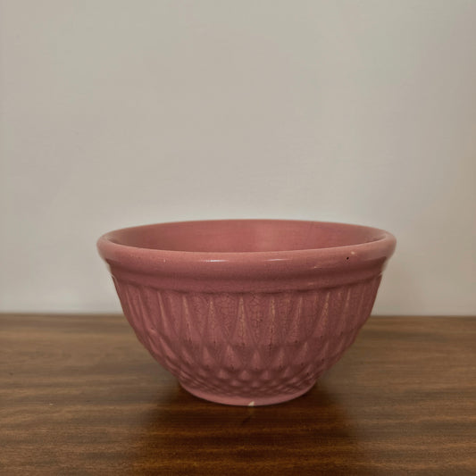 Vintage Hull Pottery "Quilted Diamond" Mixing Bowl – Mauve Pink