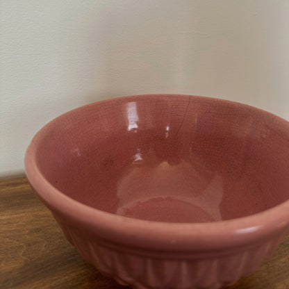 Vintage Hull Pottery "Quilted Diamond" Mixing Bowl – Mauve Pink