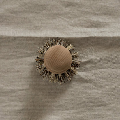 Short Round Pot Brush