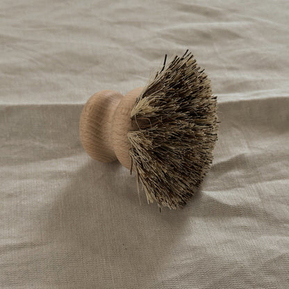 Short Round Pot Brush