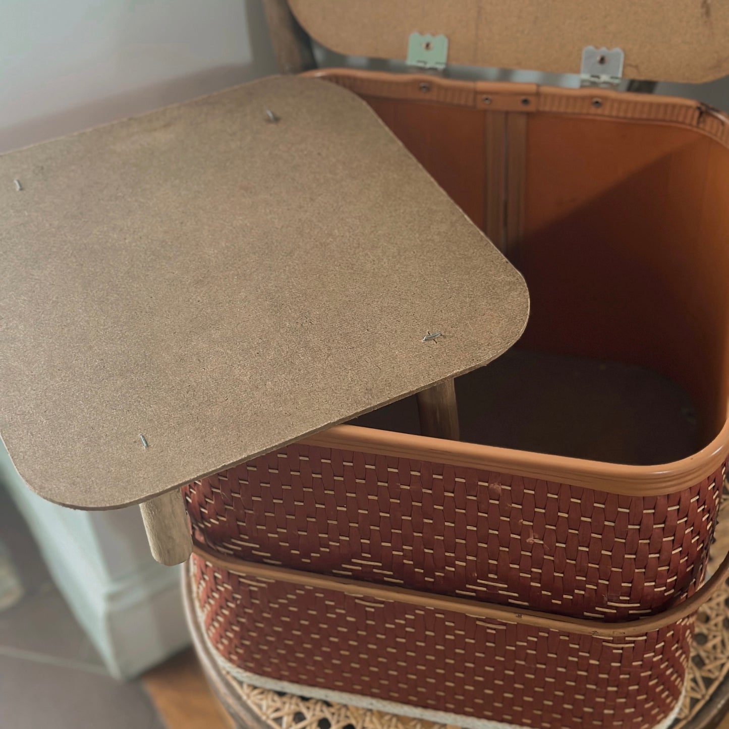 Vintage Redmon Woven Red-Brown Picnic Basket with Faux Wood Lid