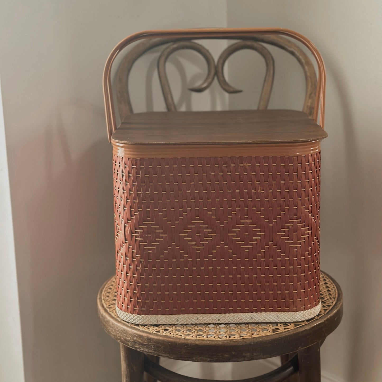 Vintage Redmon Woven Red-Brown Picnic Basket with Faux Wood Lid