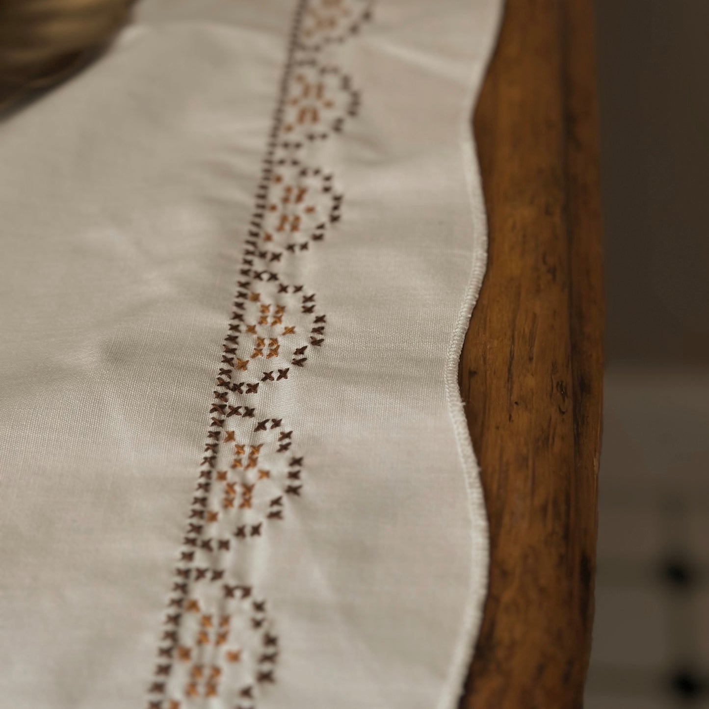 Vintage Hand-Embroidered Floral Scalloped Table Runner