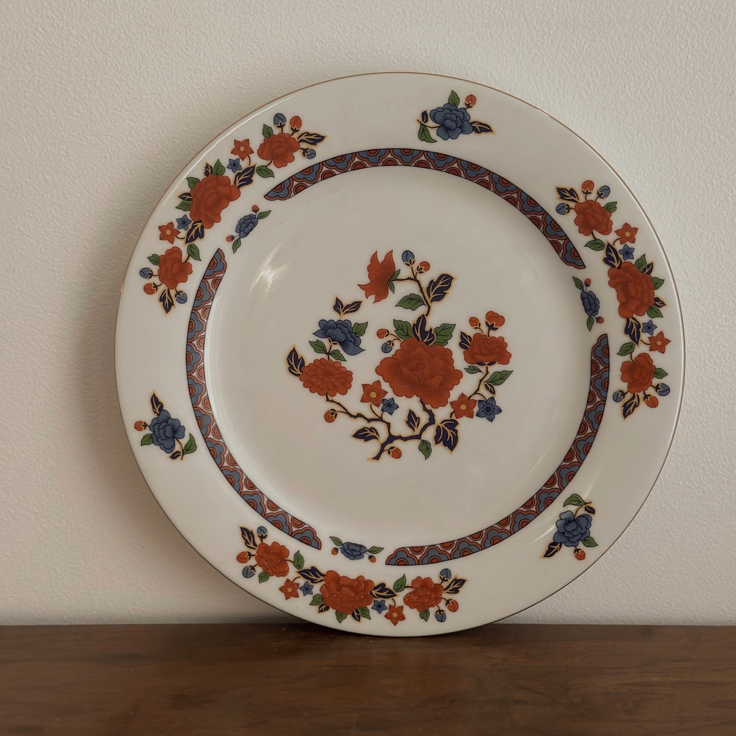 Vintage Crown Ming 'Old Imari' Dinner Plates