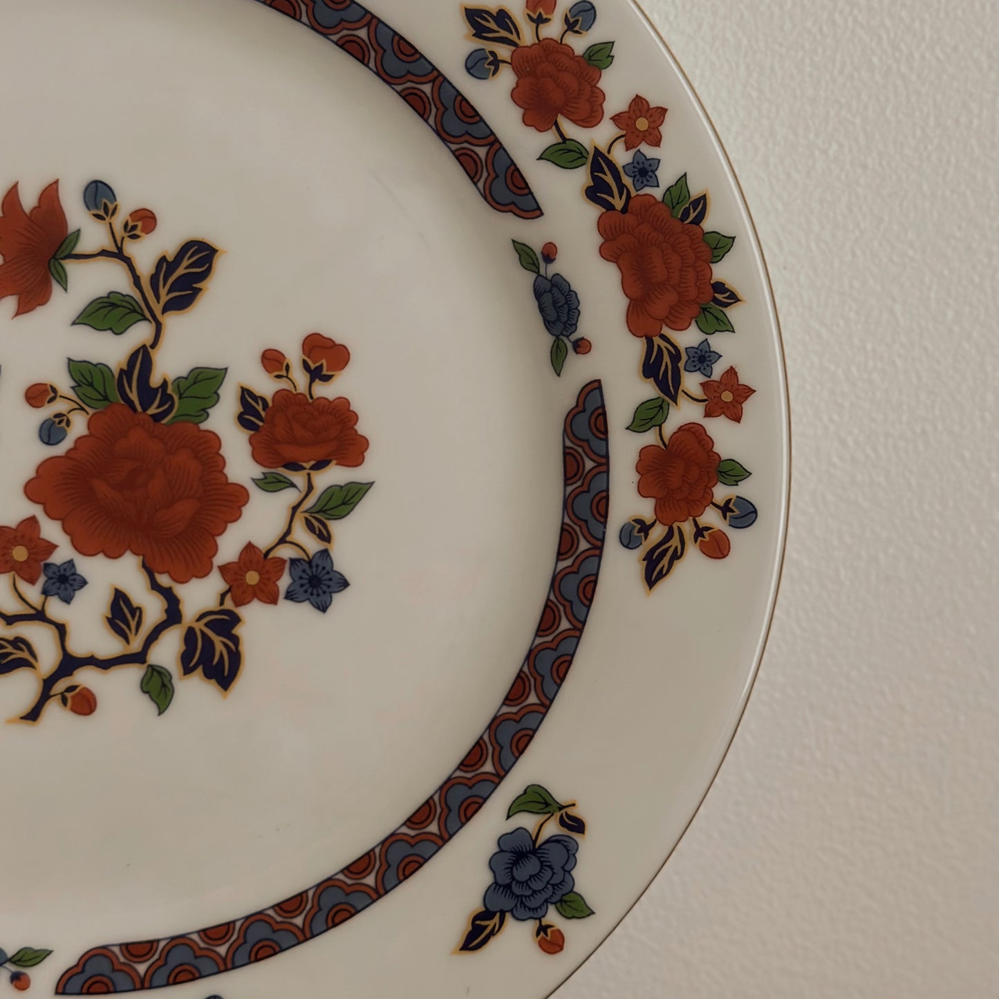 Vintage Crown Ming 'Old Imari' Dinner Plates