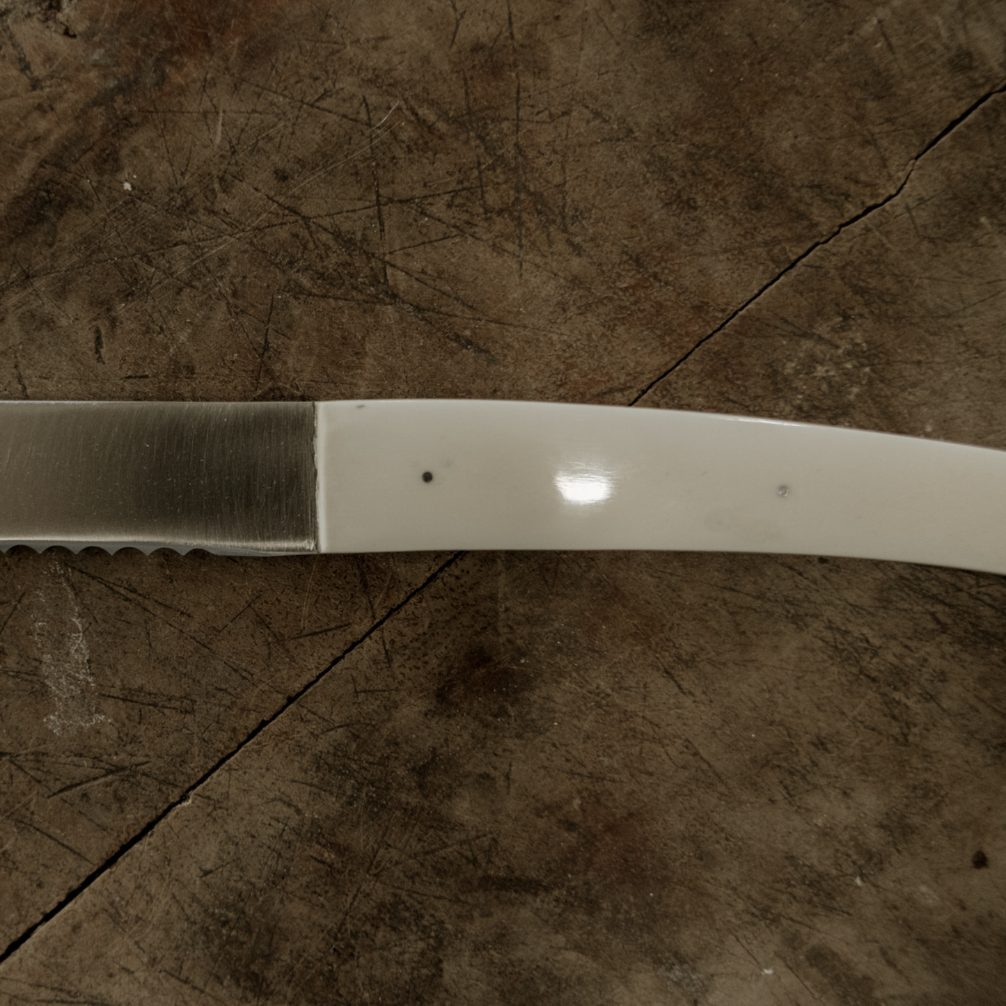 Blanc Bread Knife