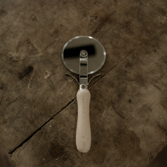 Italian Beachwood Pizza Cutter