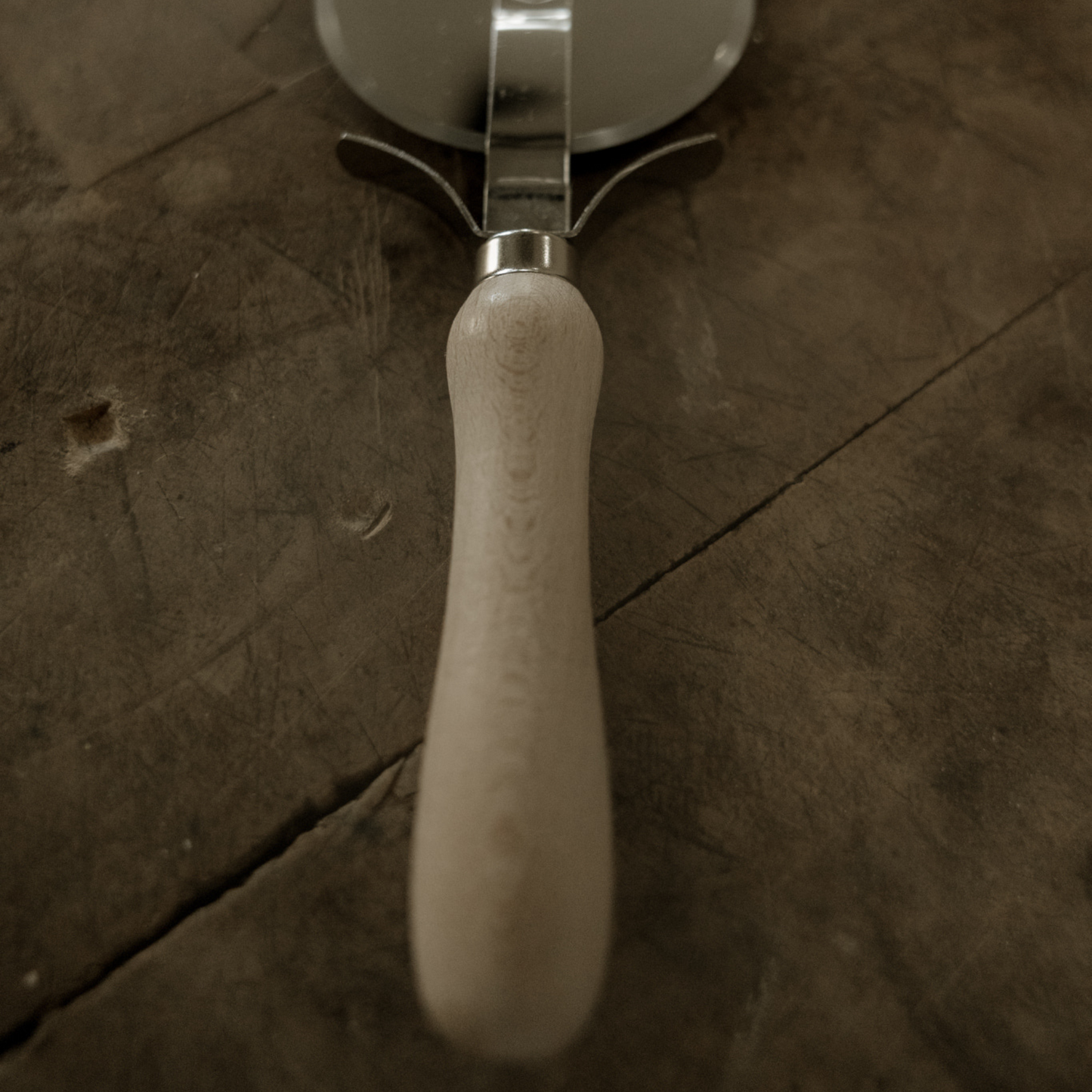 Italian Beachwood Pizza Cutter